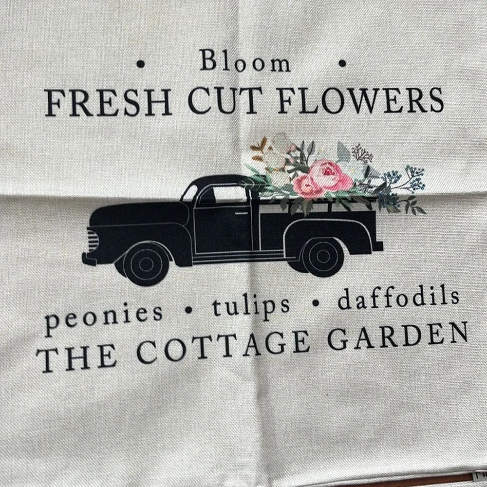 NWT Set of 4 cottage core linen canvas 18in square pillow covers